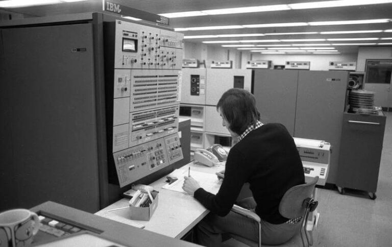 CPU, computer operator's console and peripherals of an IBM System/360 Model 50 in use at Volkswagen in the 1970s